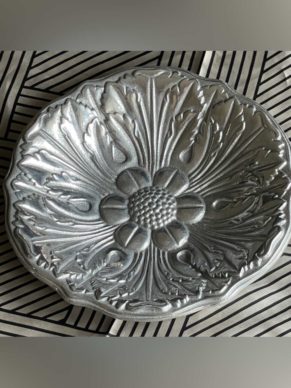 RWP Wilton Co Armetale Floral Sunflower Pewter Bowl 8" Decorative Metalware Bowl